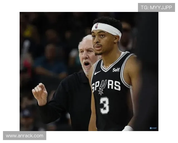 米奇-约翰逊：文班继续替补登场 出场时间仍受限制